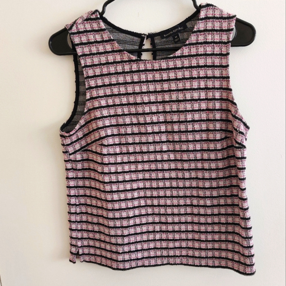 M Banana Republic pink and black gingham plaid top
